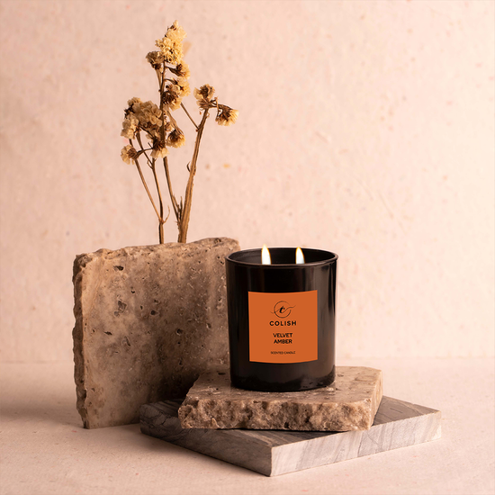 cosy warm winter special oud amber candle